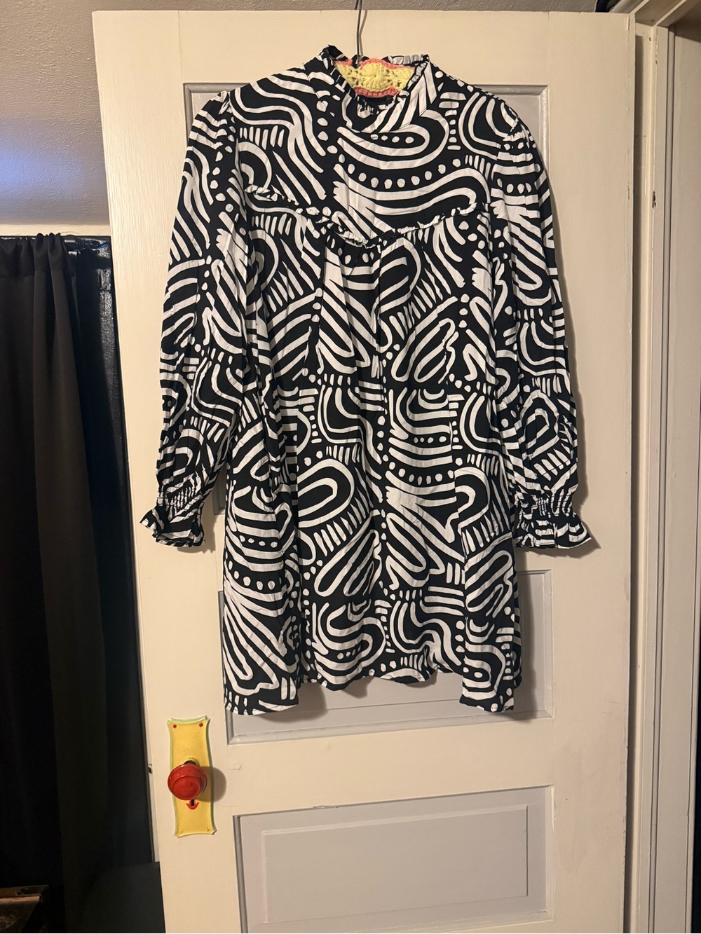Nooworks Black & White Abstract Pattern Long Sleeve tiered dress